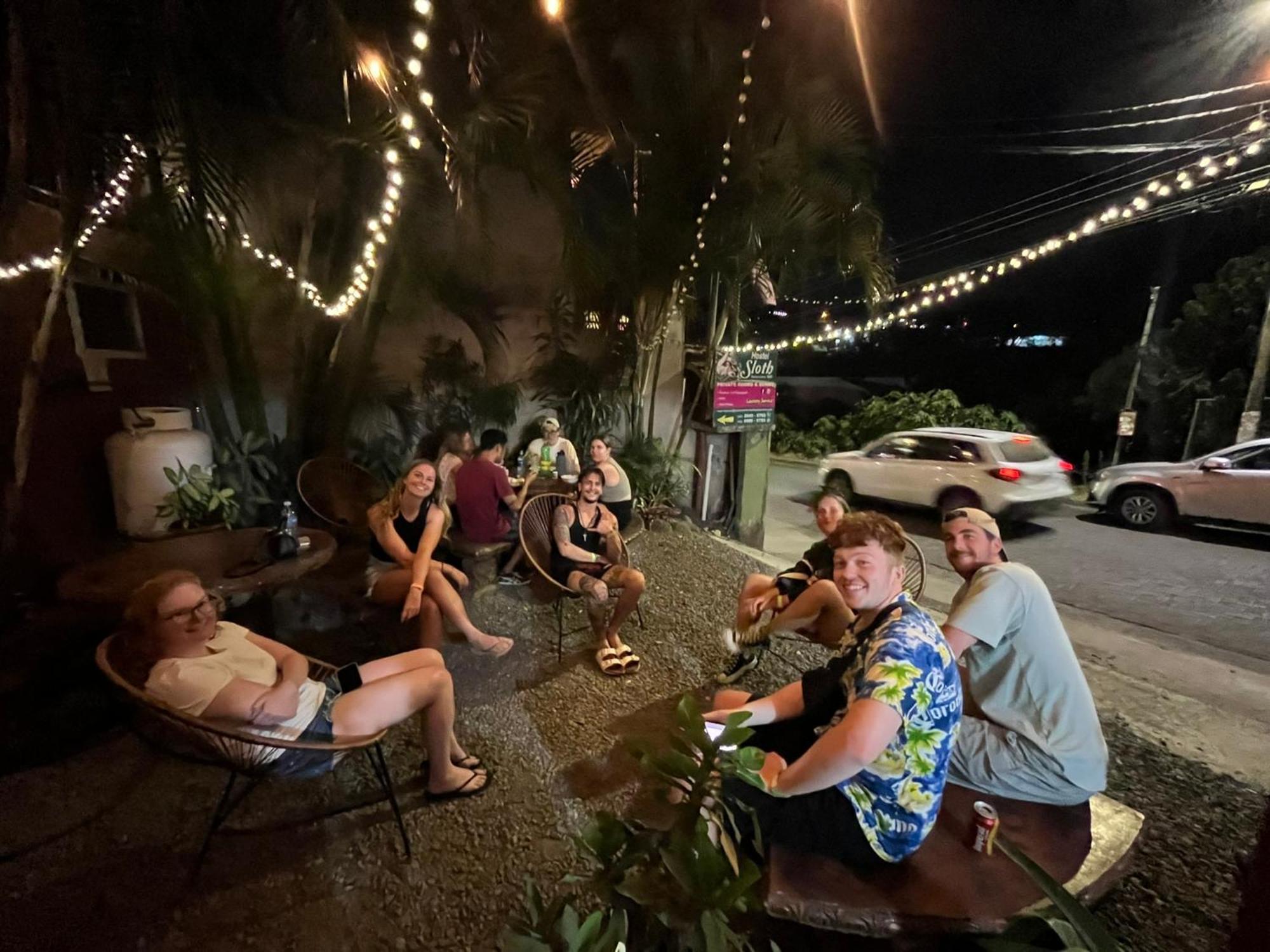 Hotel & Hostel Sloth Backpackers Monteverde Exterior photo