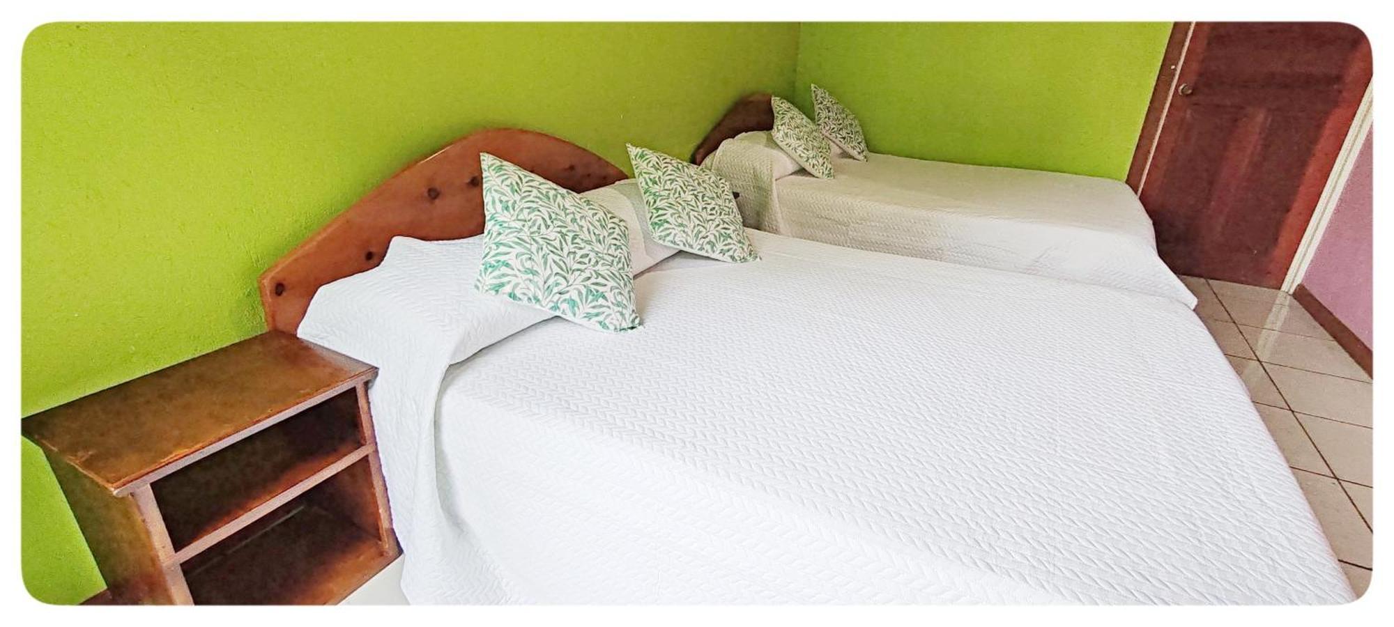 Hotel & Hostel Sloth Backpackers Monteverde Exterior photo