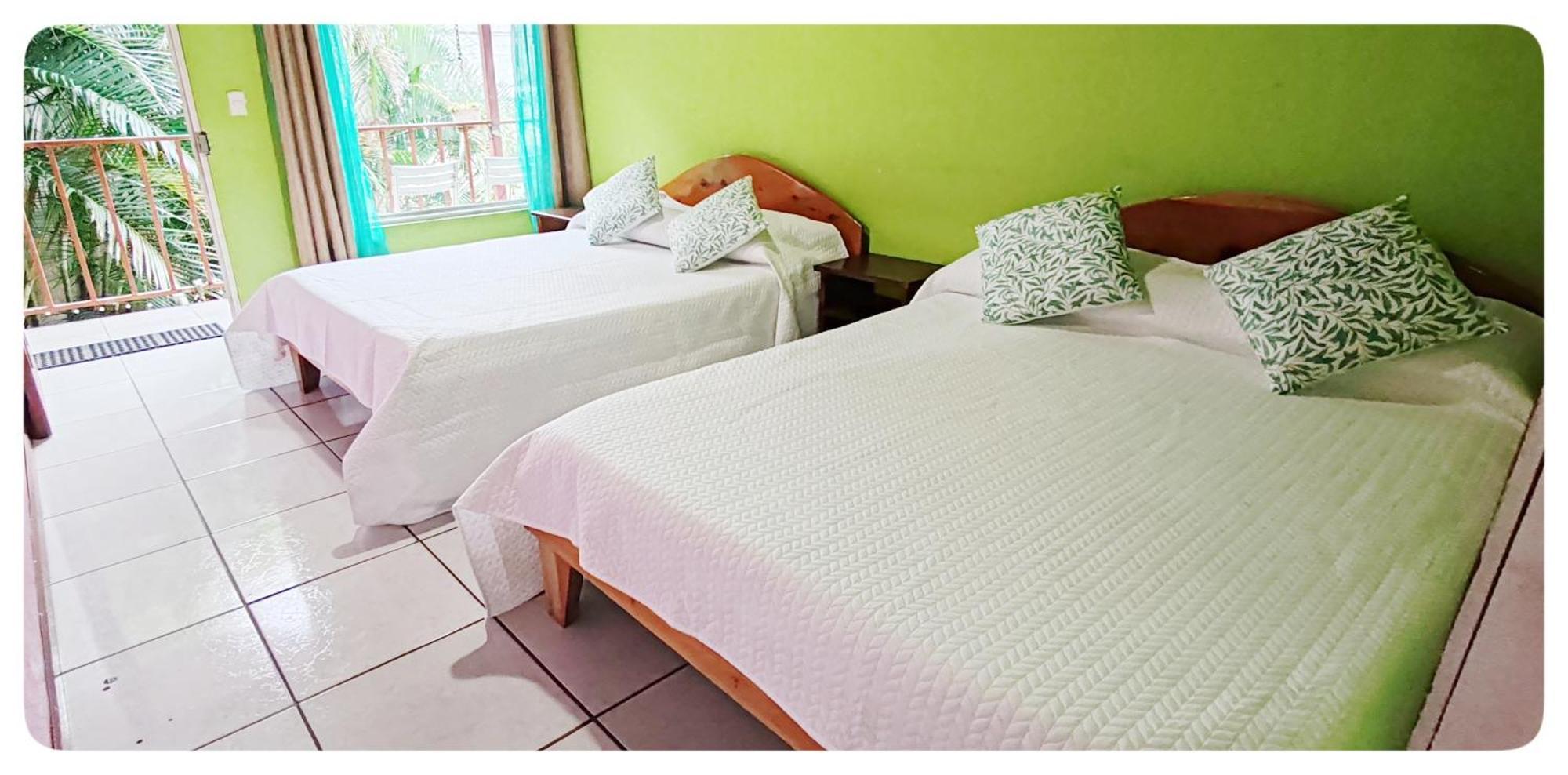 Hotel & Hostel Sloth Backpackers Monteverde Exterior photo