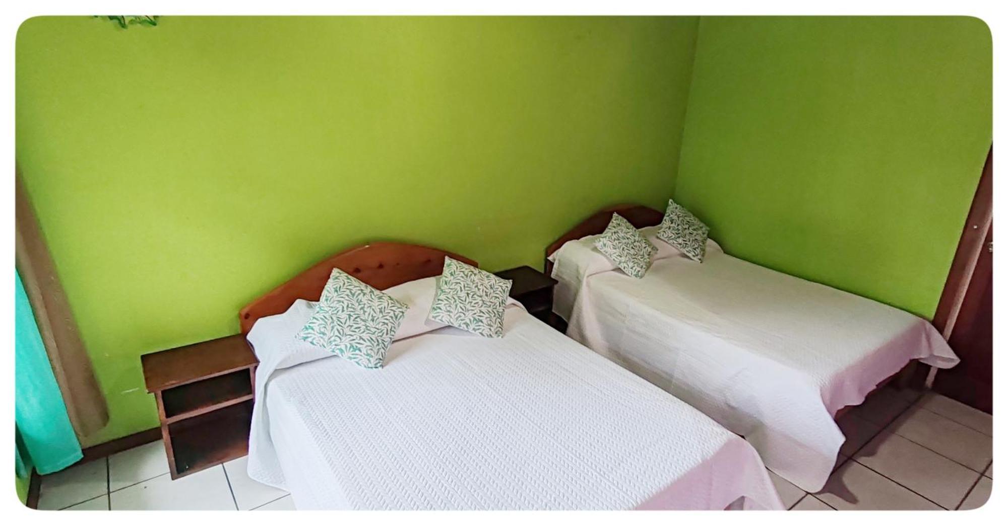 Hotel & Hostel Sloth Backpackers Monteverde Exterior photo