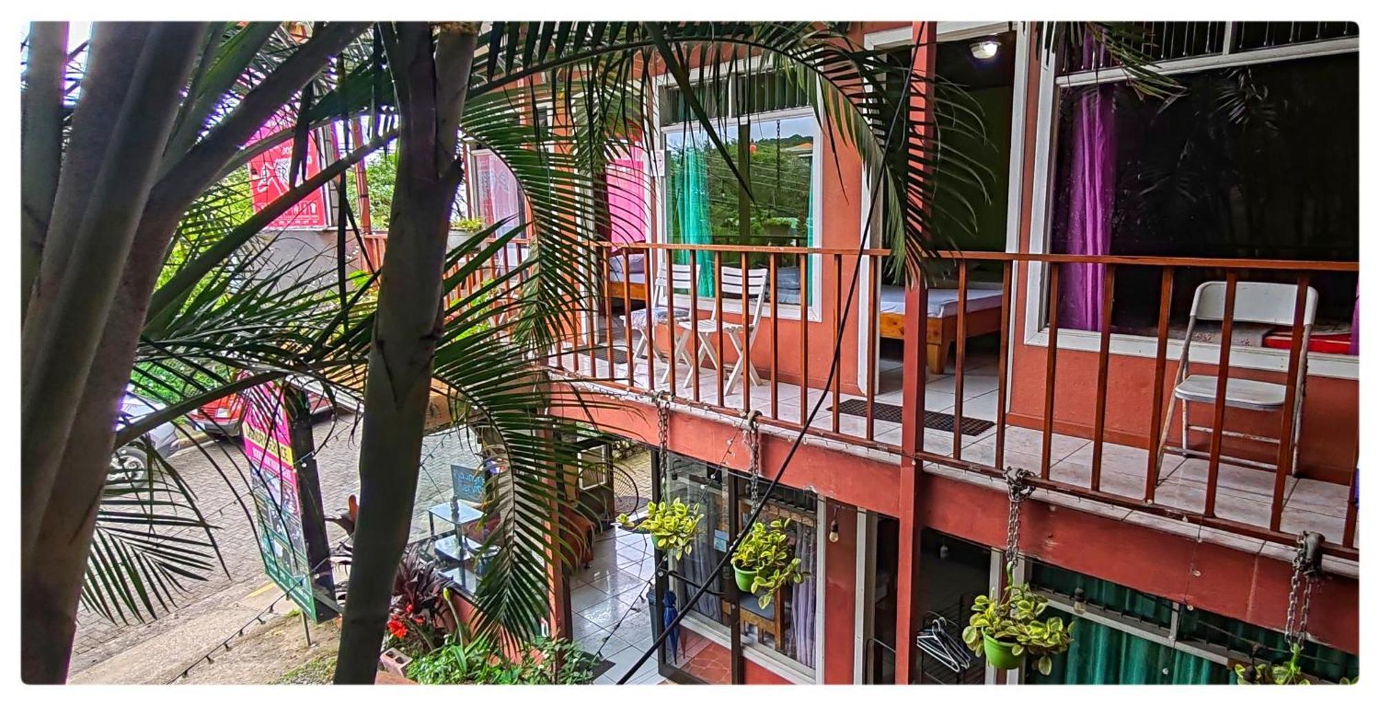 Hotel & Hostel Sloth Backpackers Monteverde Exterior photo