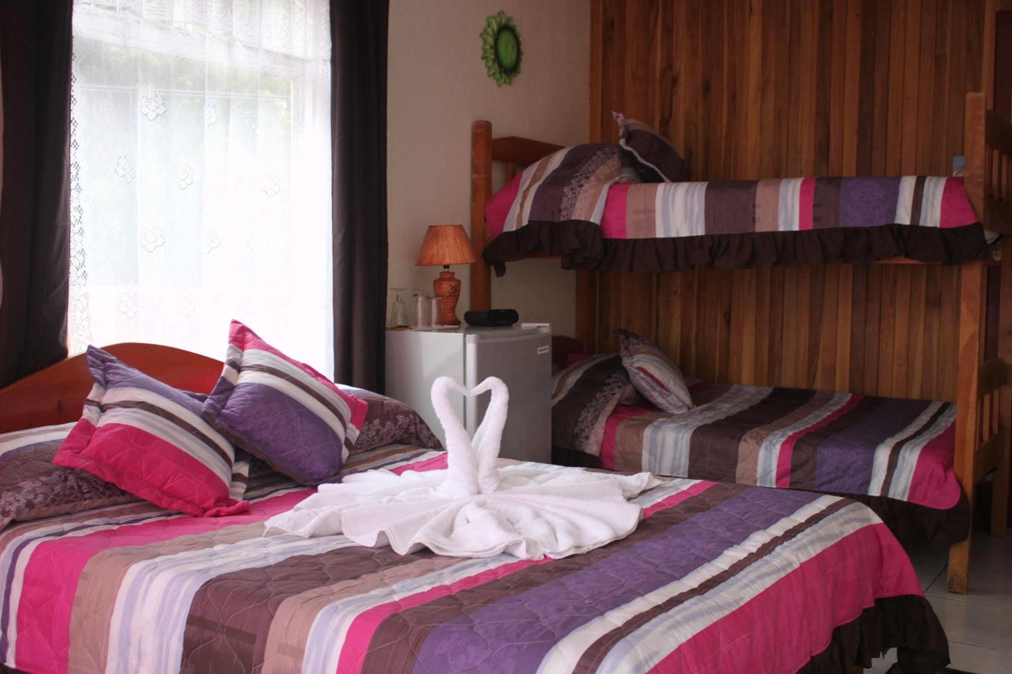 Hotel & Hostel Sloth Backpackers Monteverde Exterior photo